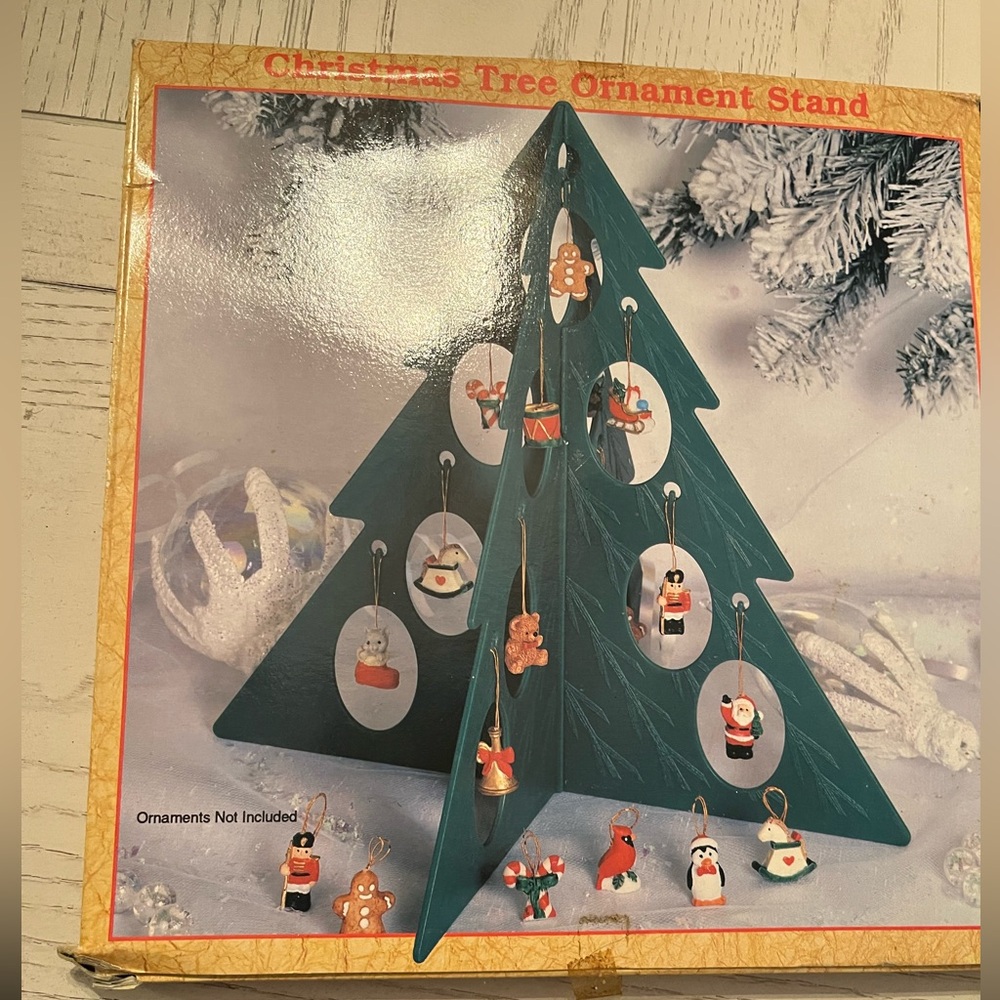 Christmas Tree with 2 sets of mini ornaments